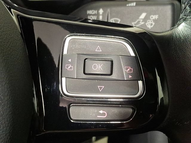Used 2019 Volkswagen Beetle 2.0T S FWD image 21