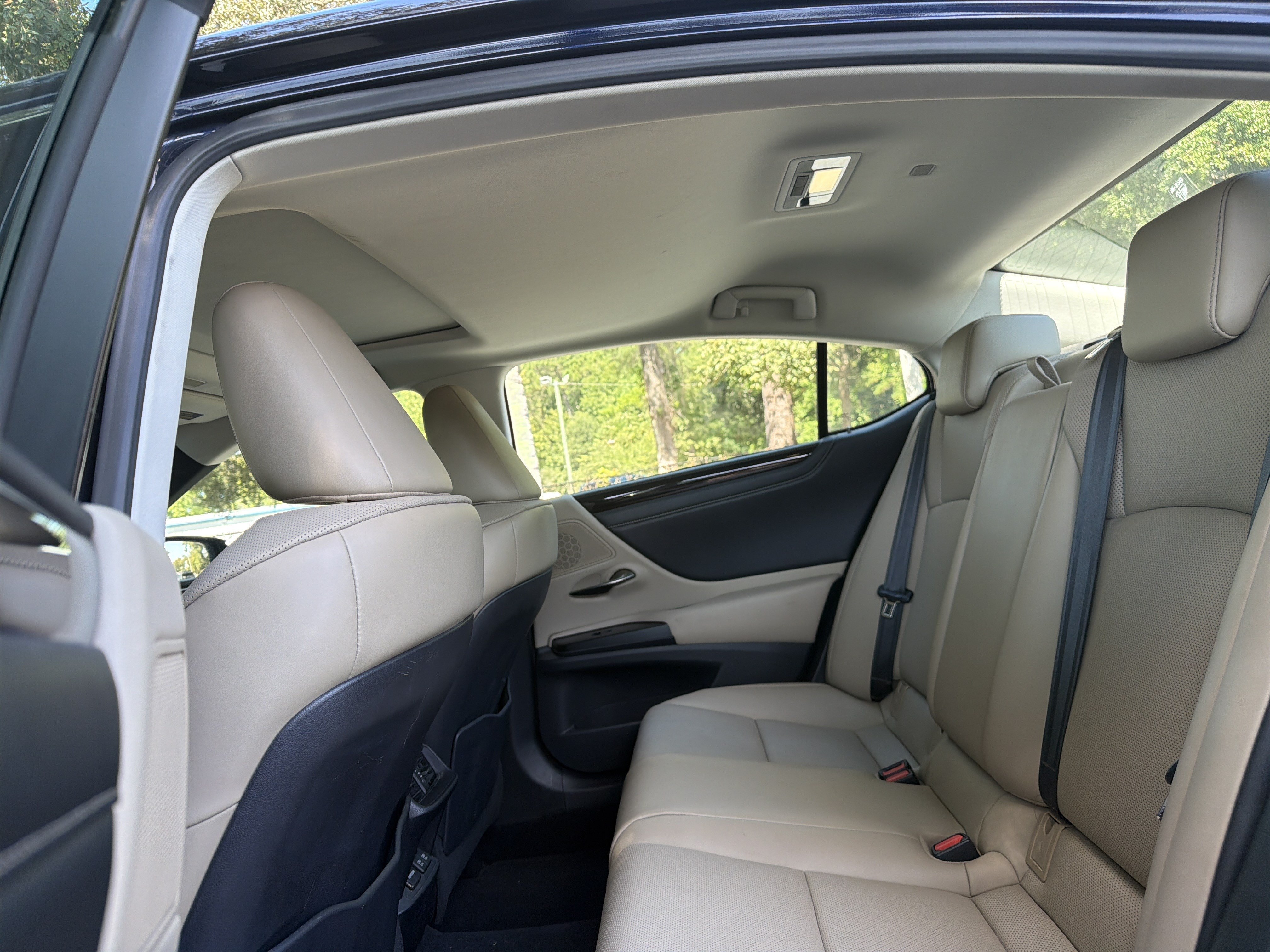 Used 2019 Lexus ES 350 w/ Premium Package FWD image 28