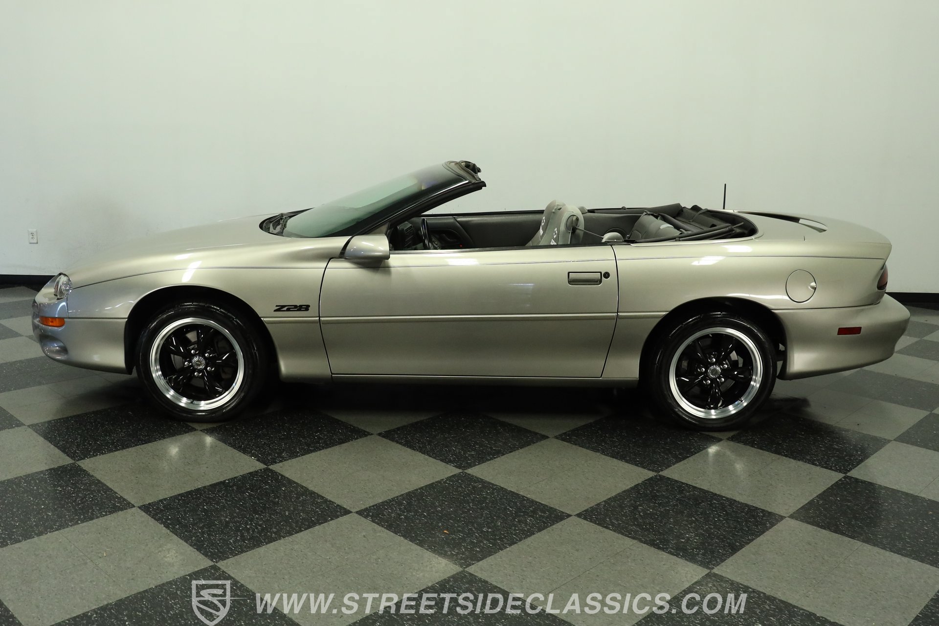 Used 1999 Chevrolet Camaro Z28 RWD image 2