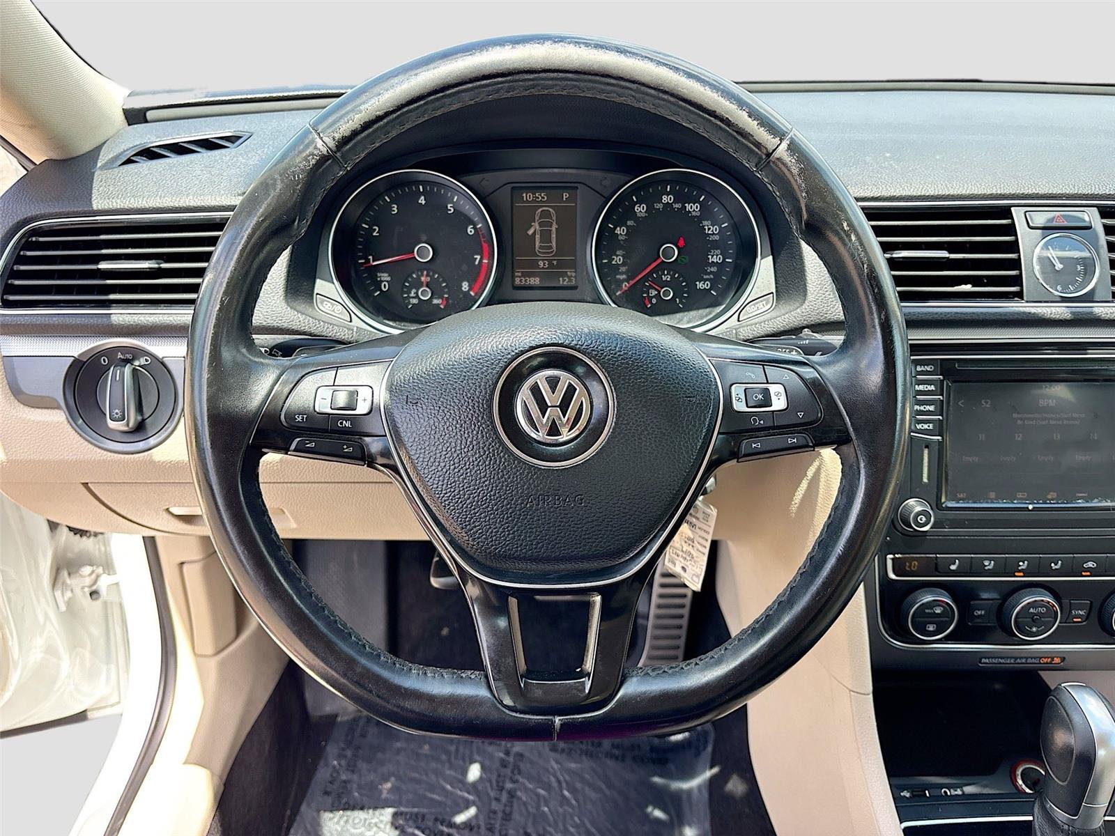 Used 2017 Volkswagen Passat 1.8T R-Line w/ R-Line Lighting Package FWD image 11