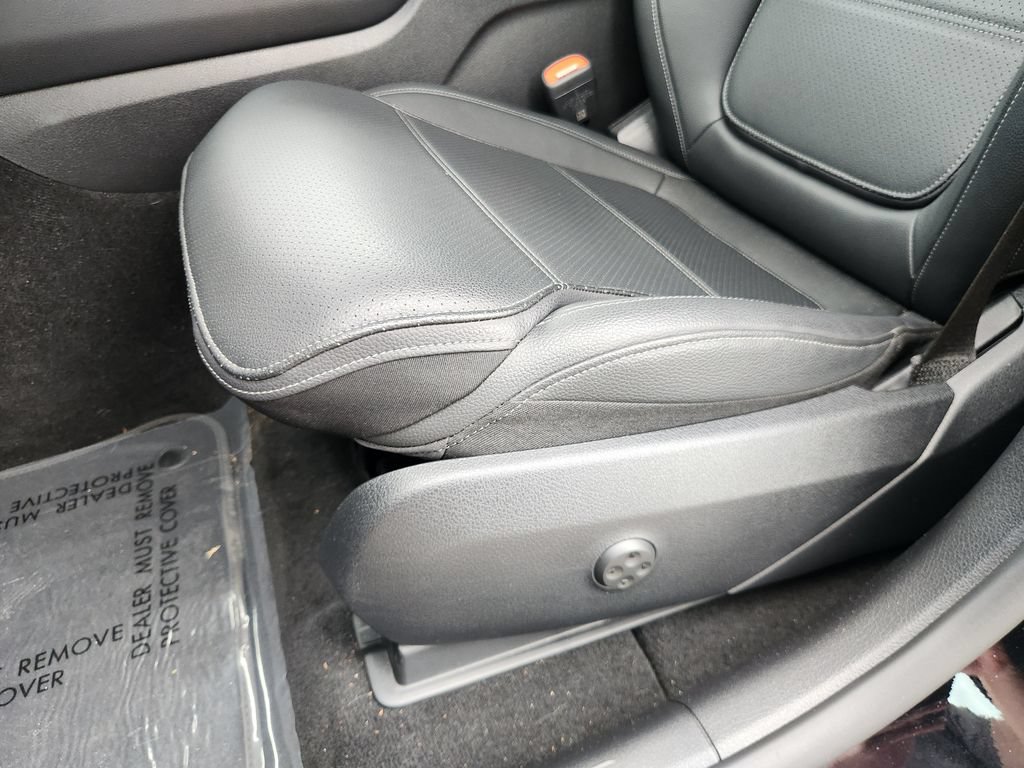 Certified 2025 Mercedes-Benz GLC 300 4MATIC image 18