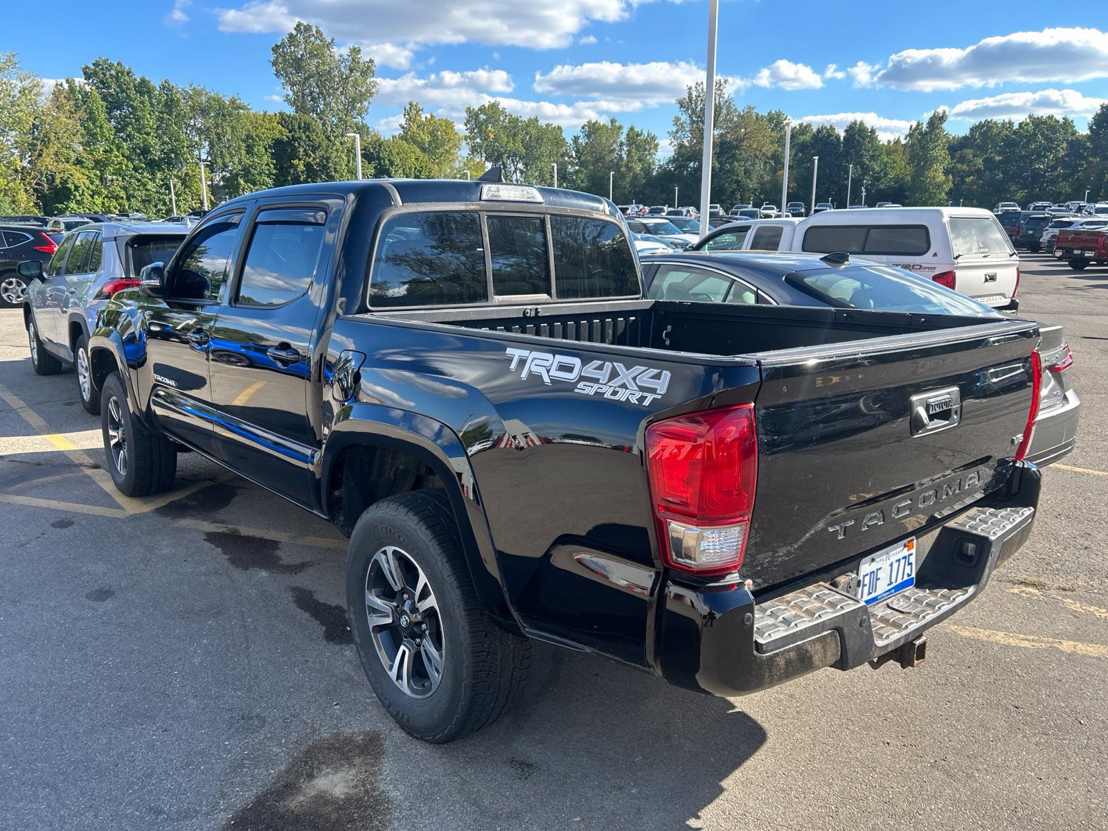 Used 2016 Toyota Tacoma TRD Sport w/ Premium & Technology Package AWD/4WD image 5