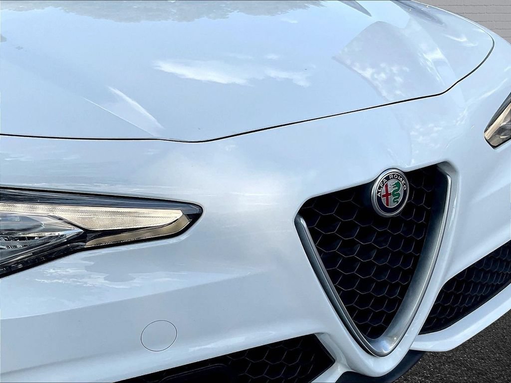 Used 2017 Alfa Romeo Giulia RWD image 24