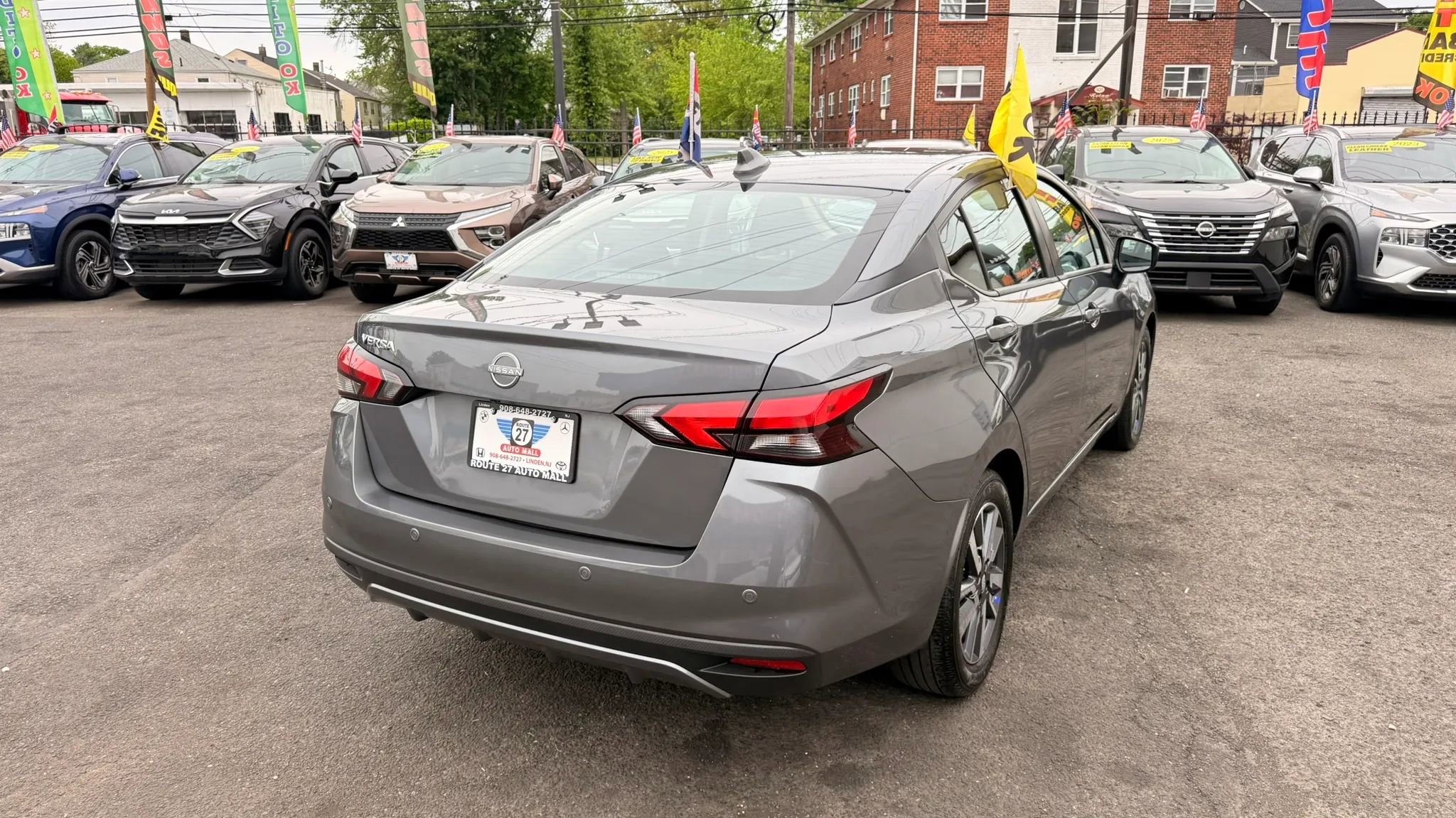 Used 2025 Nissan Versa SV FWD image 7