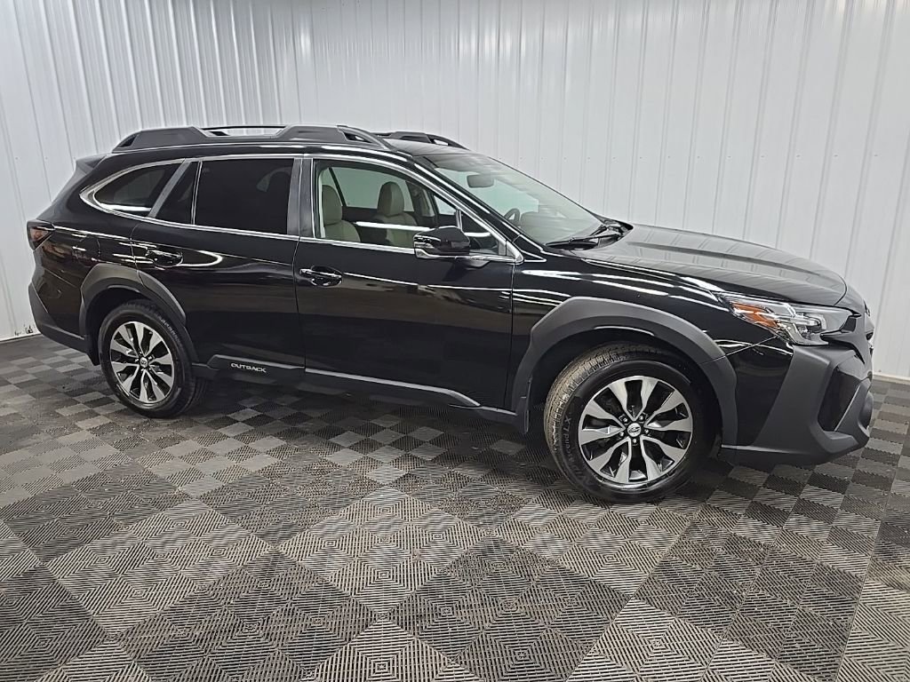 Used 2023 Subaru Outback Limited image 1