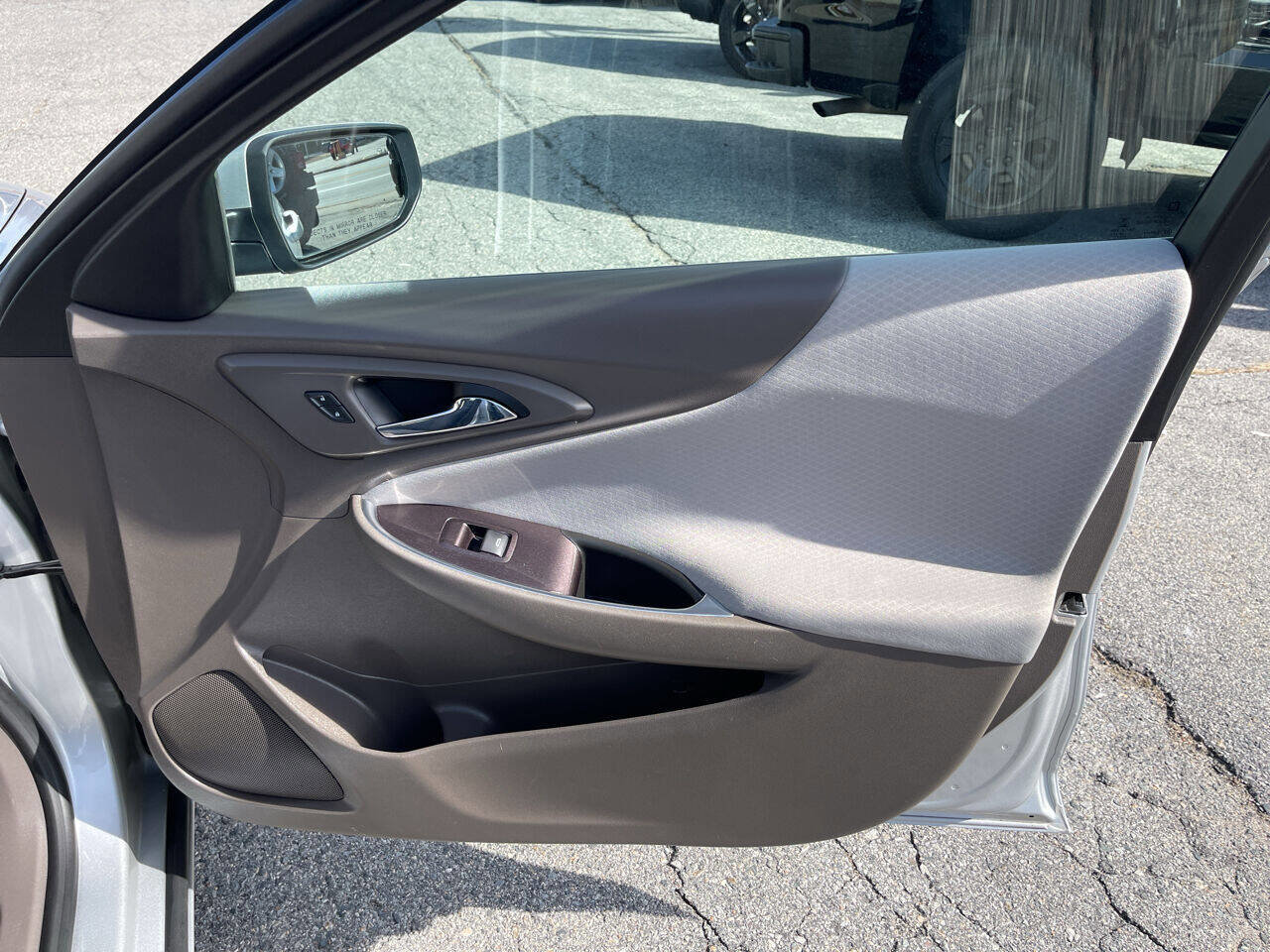 Used 2021 Chevrolet Malibu LT image 14