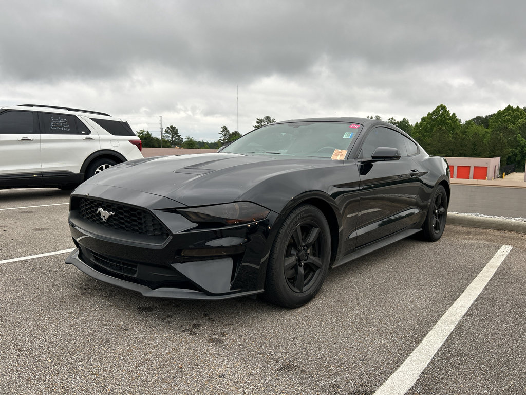Used 2018 Ford Mustang Coupe RWD image 1