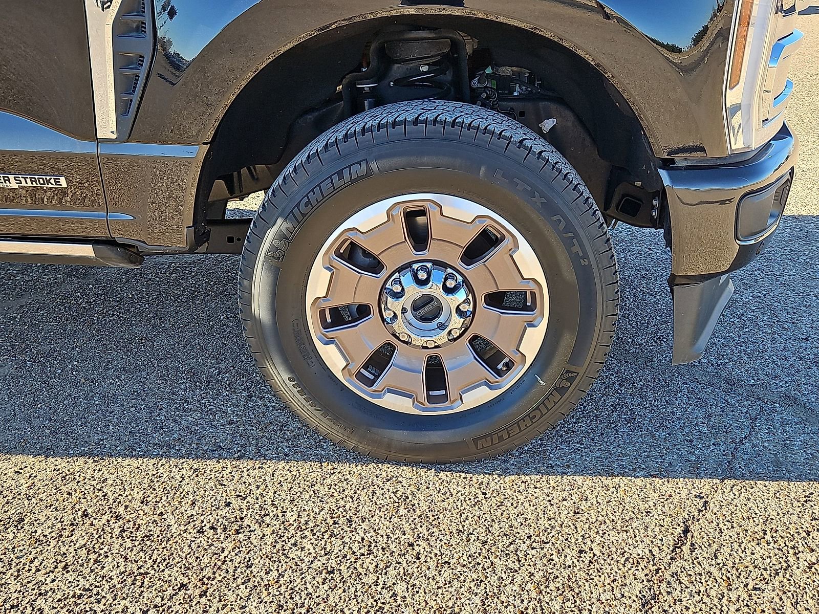 Used 2025 Ford F250 King Ranch w/ FX4 Off-Road Package image 7