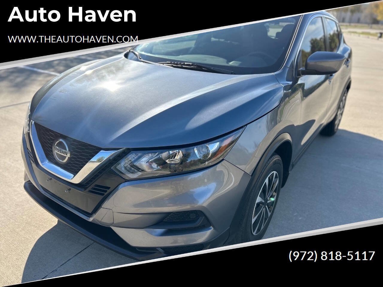 Used 2020 Nissan Rogue Sport S image 1