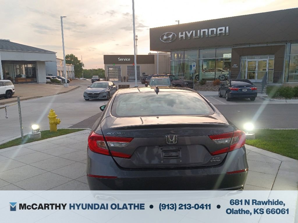 Used 2018 Honda Accord Touring image 10