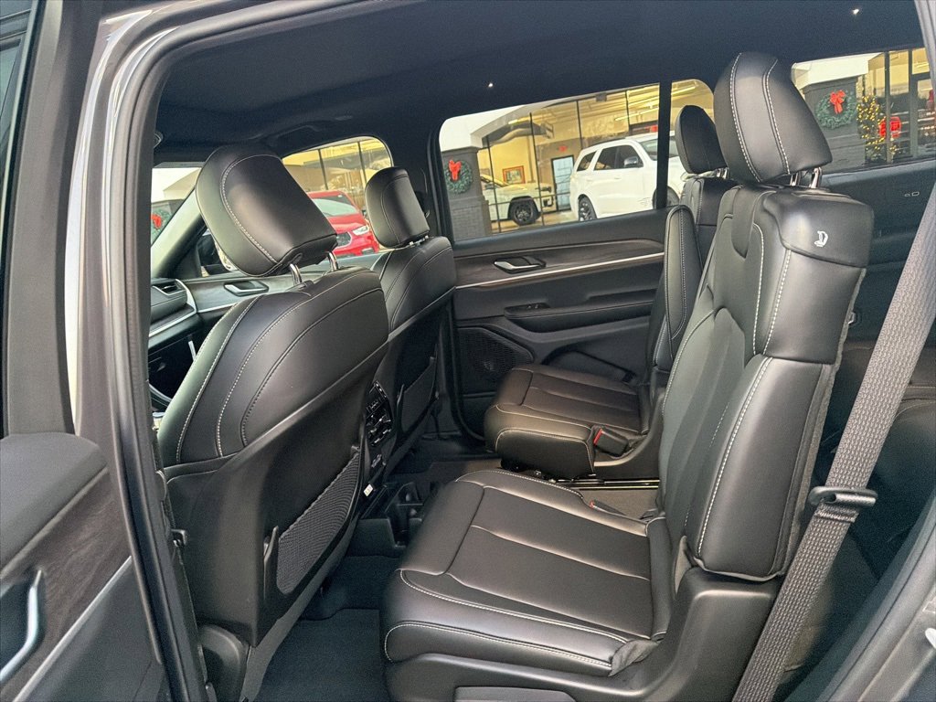 New 2025 Jeep Grand Cherokee L Limited image 17