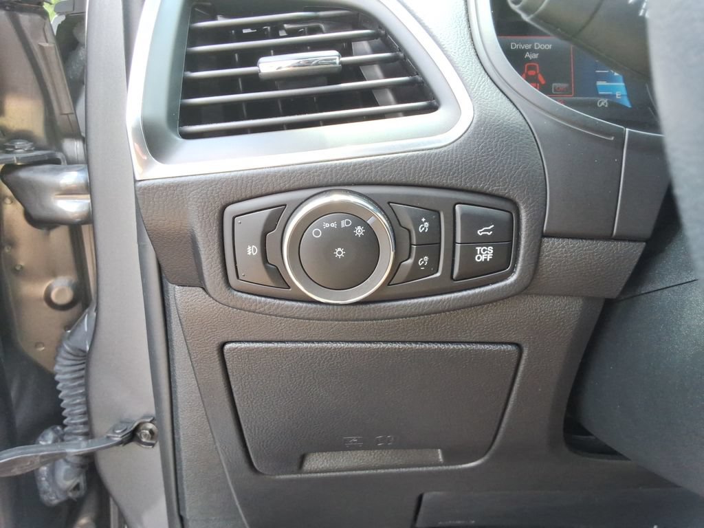 Used 2024 Ford Edge Titanium AWD/4WD image 34