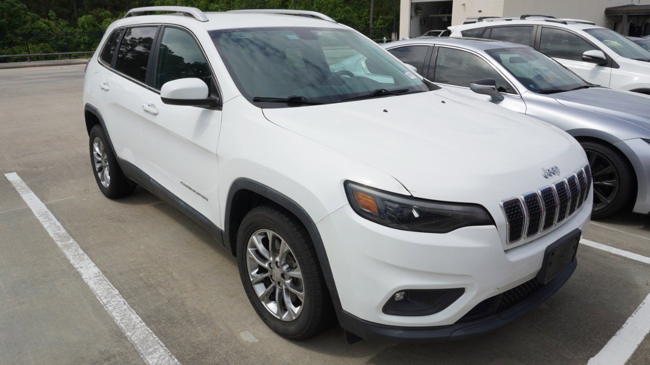 Used 2019 Jeep Cherokee Latitude Plus FWD image 3