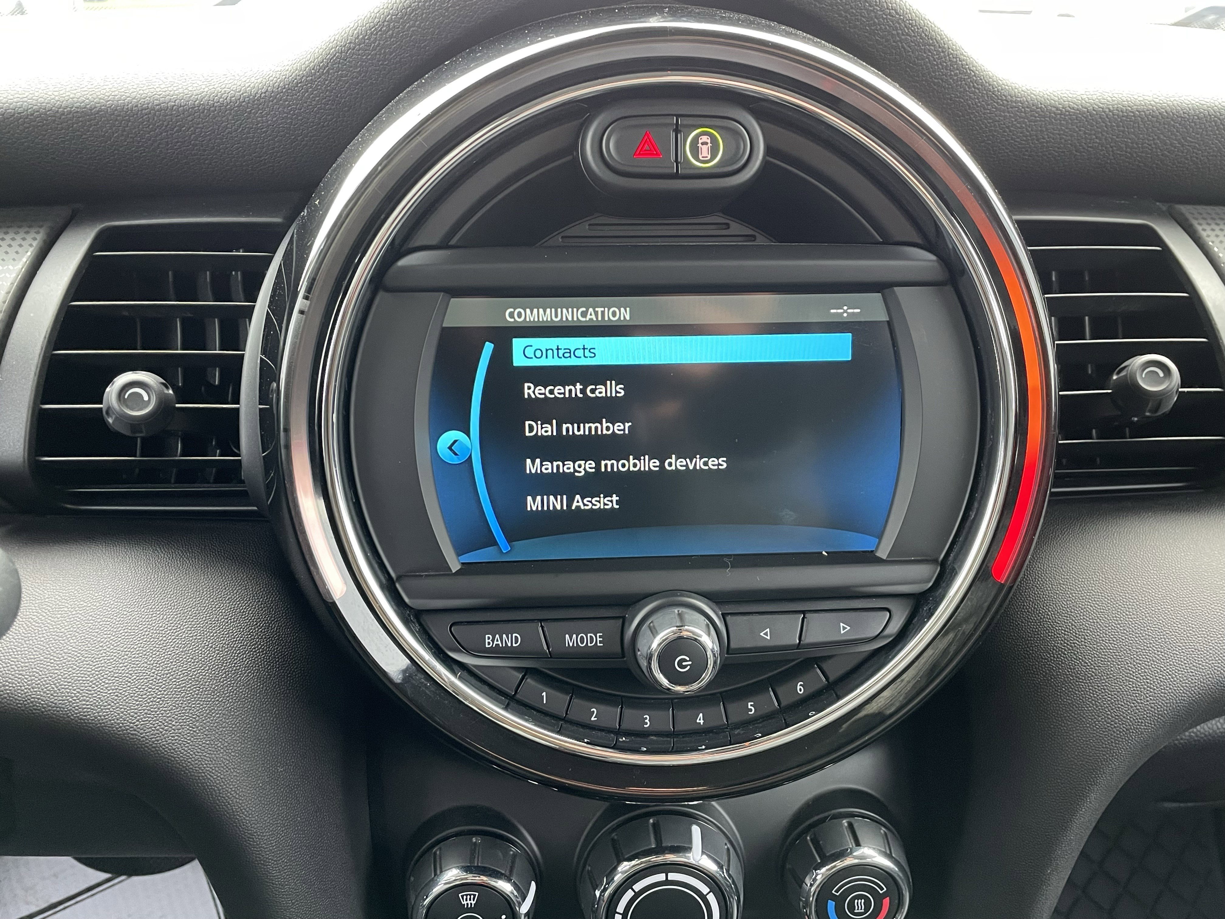 Used 2020 MINI Cooper 4-Door Hardtop w/ Storage Package image 28