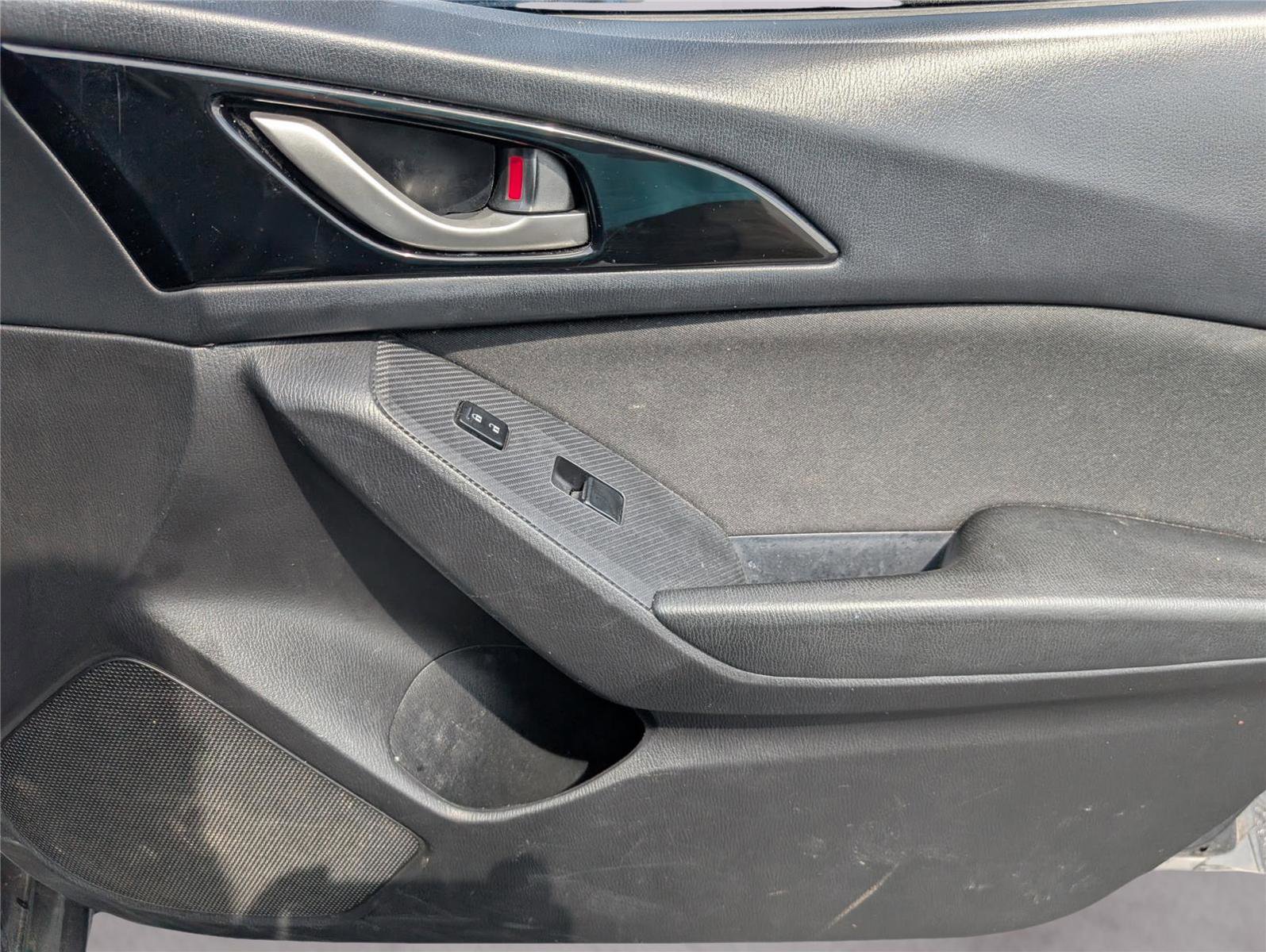 Used 2016 MAZDA MAZDA3 i Sport w/ Preferred Equipment Package image 37