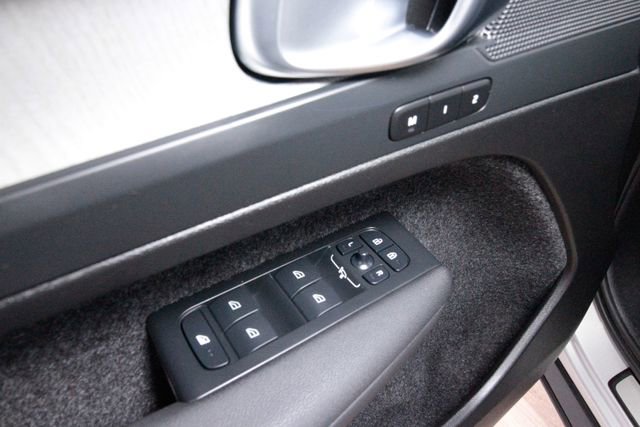 Certified 2025 Volvo XC40 B5 Plus image 11