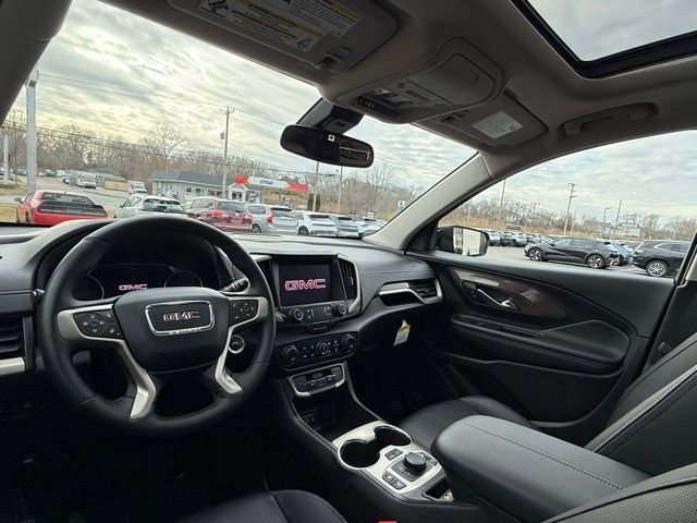 Used 2023 GMC Terrain Denali w/ Black Diamond Edition image 24