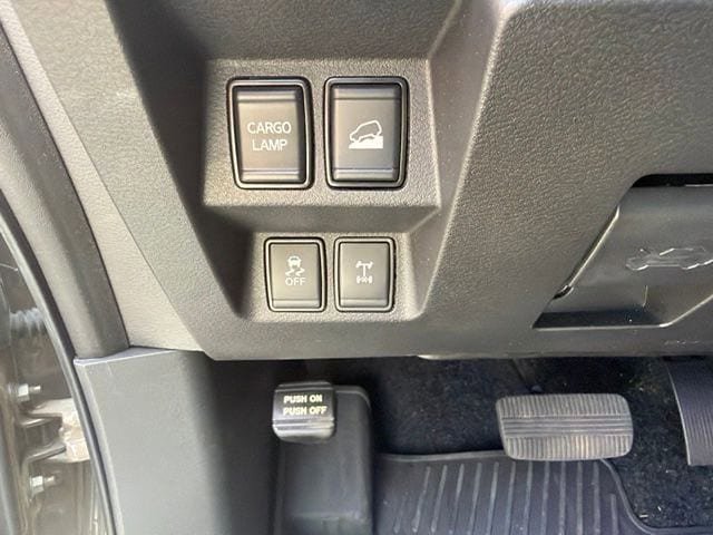 Used 2024 Nissan Frontier PRO-4X w/ Off-Road Protection Package AWD/4WD image 6