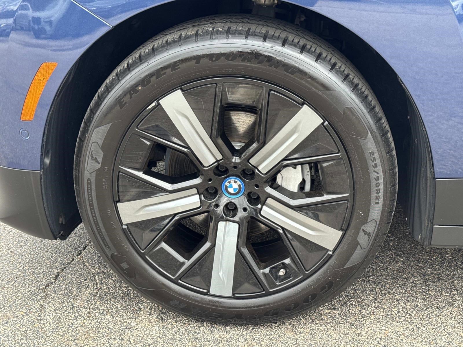 Certified 2022 BMW iX xDrive50 w/ Premium Package image 9