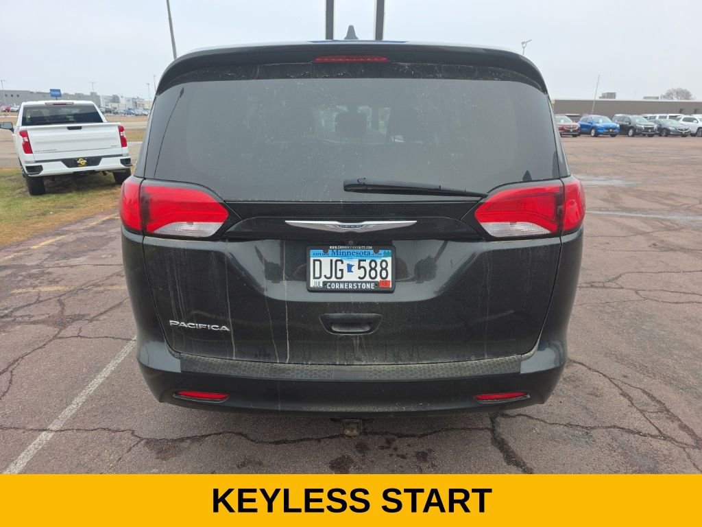 Used 2017 Chrysler Pacifica LX image 6