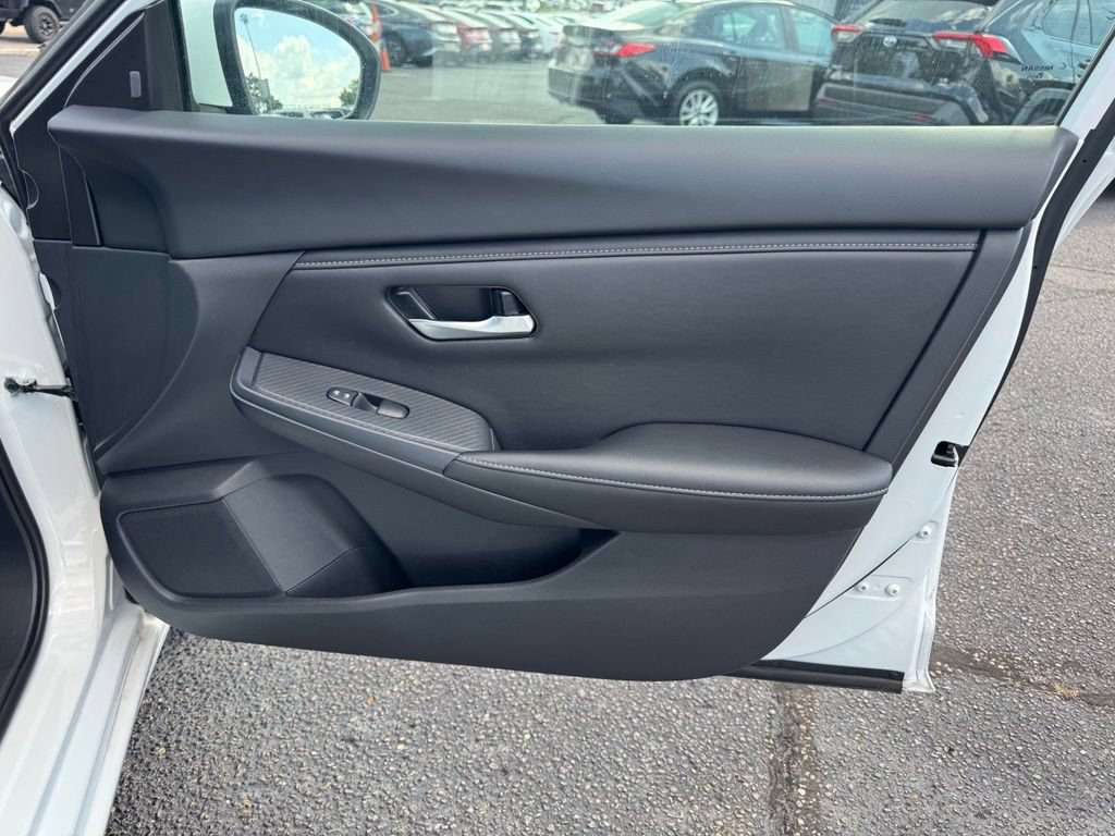 Used 2025 Nissan Sentra SV FWD image 30