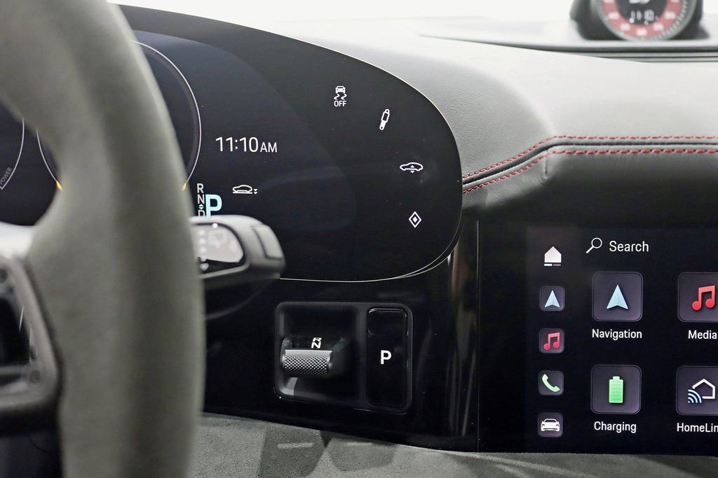 Used 2024 Porsche Taycan GTS image 18