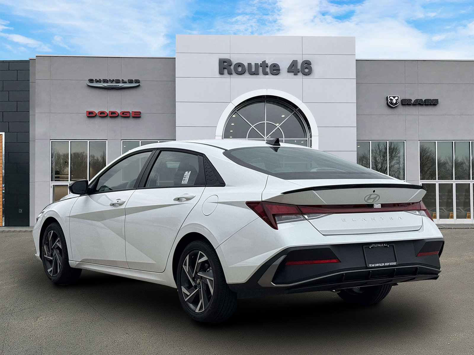 Used 2025 Hyundai Elantra Sport FWD image 4
