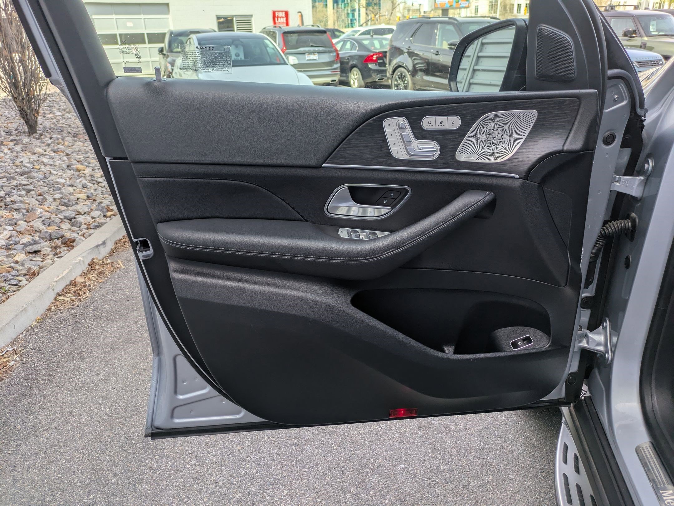 Used 2025 Mercedes-Benz GLS 450 4MATIC image 12