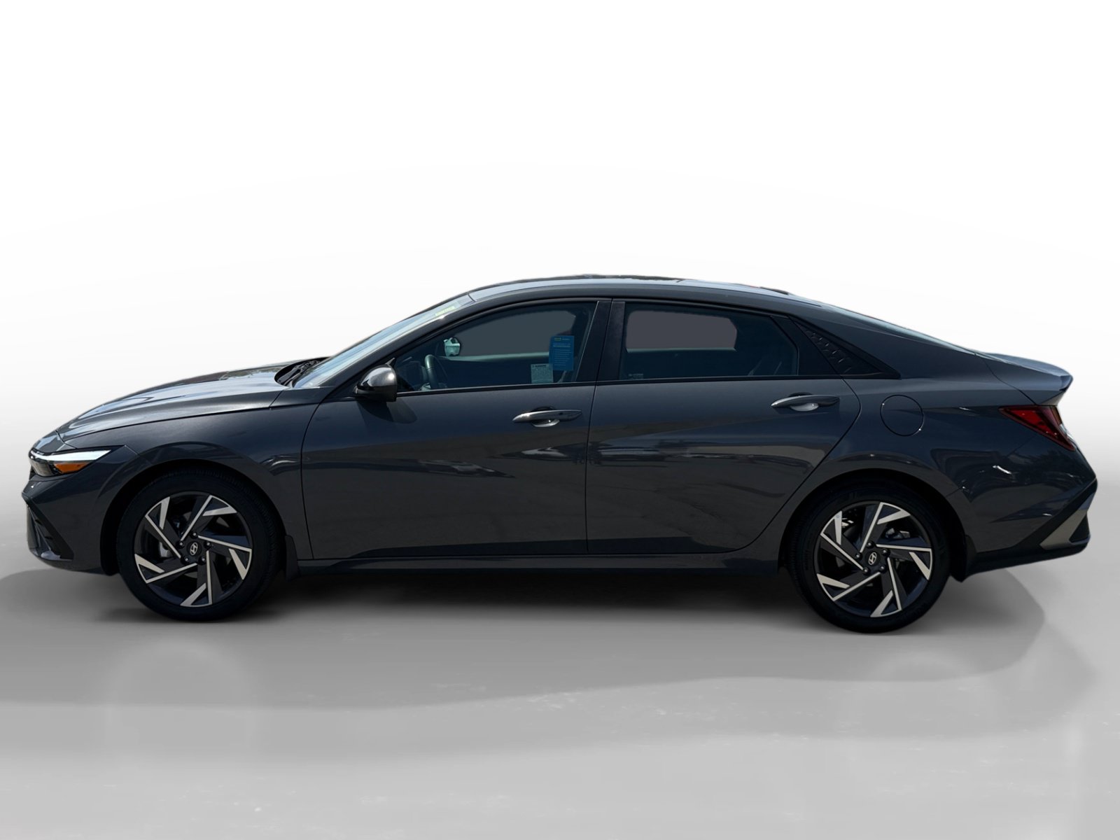 Certified 2025 Hyundai Elantra Sport FWD image 2