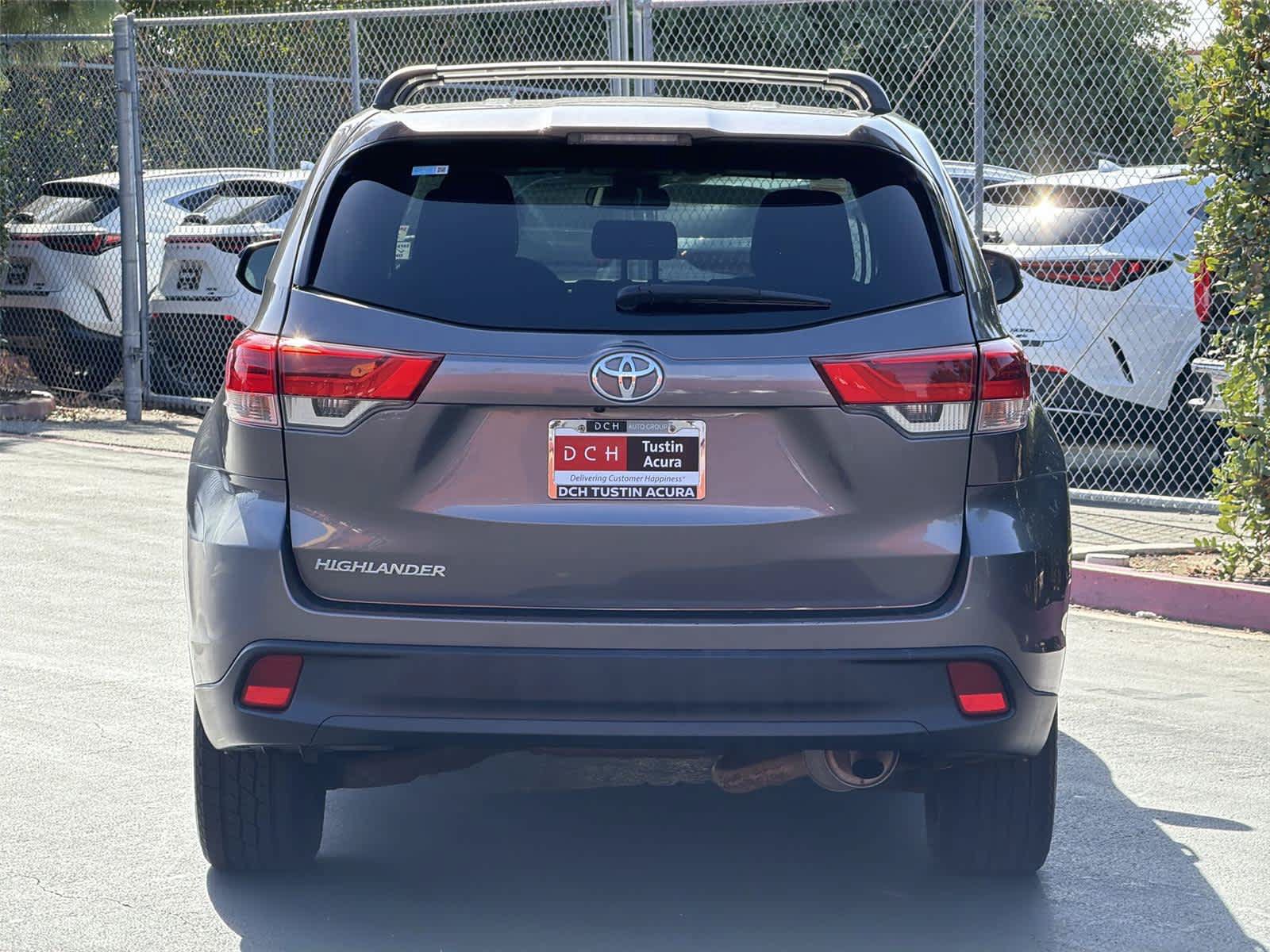 Used 2019 Toyota Highlander LE FWD image 6