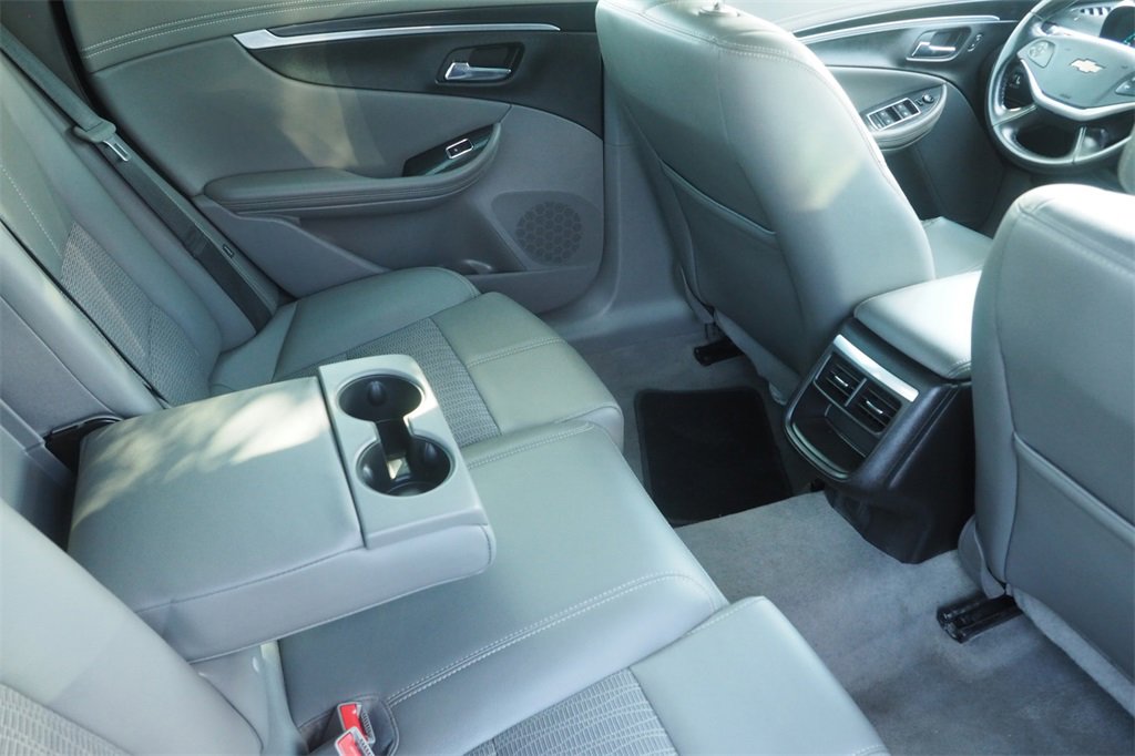 Used 2017 Chevrolet Impala LT image 23