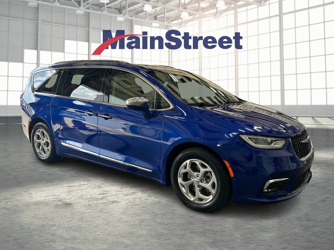 Used 2021 Chrysler Pacifica Limited w/ Uconnect Theater Family Group FWD image 7