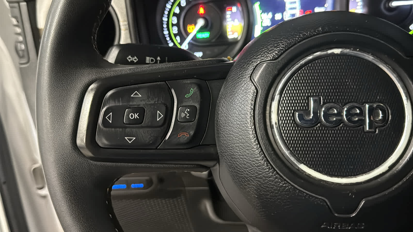 Certified 2024 Jeep Wrangler Unlimited w/ Convenience Group AWD/4WD image 12