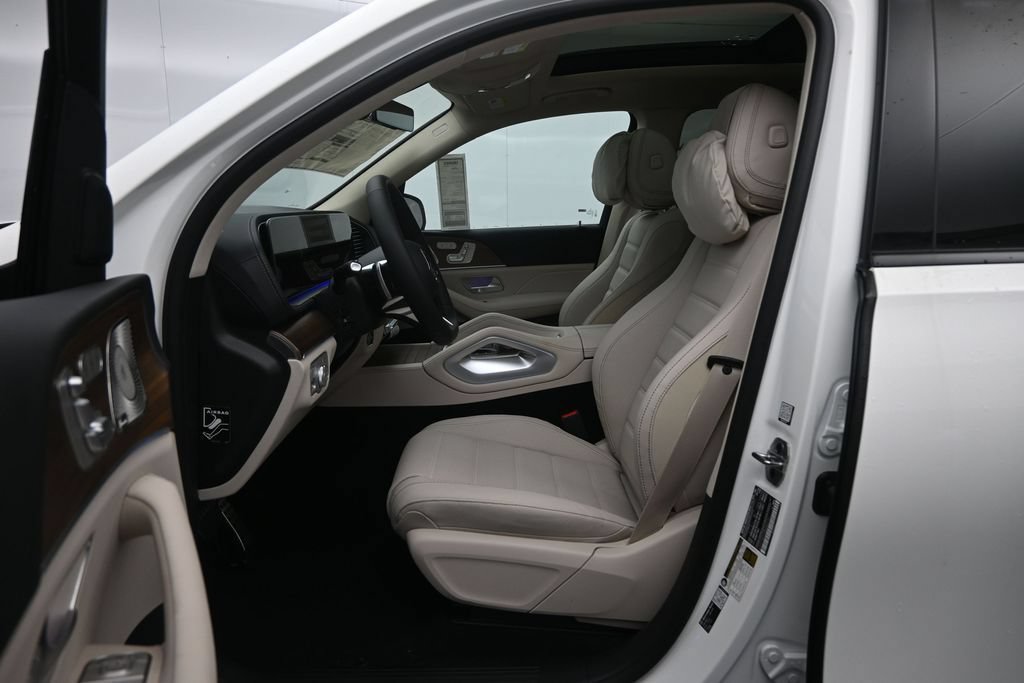 New 2026 Mercedes-Benz GLS 450 4MATIC image 19