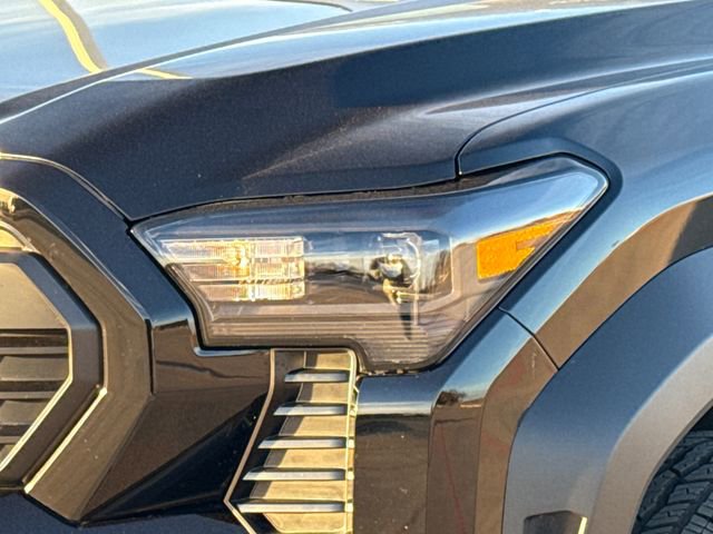 Used 2025 Toyota Tacoma TRD Off-Road image 5