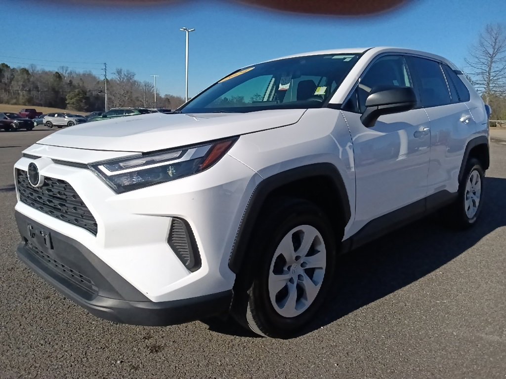 Used 2024 Toyota RAV4 LE image 7
