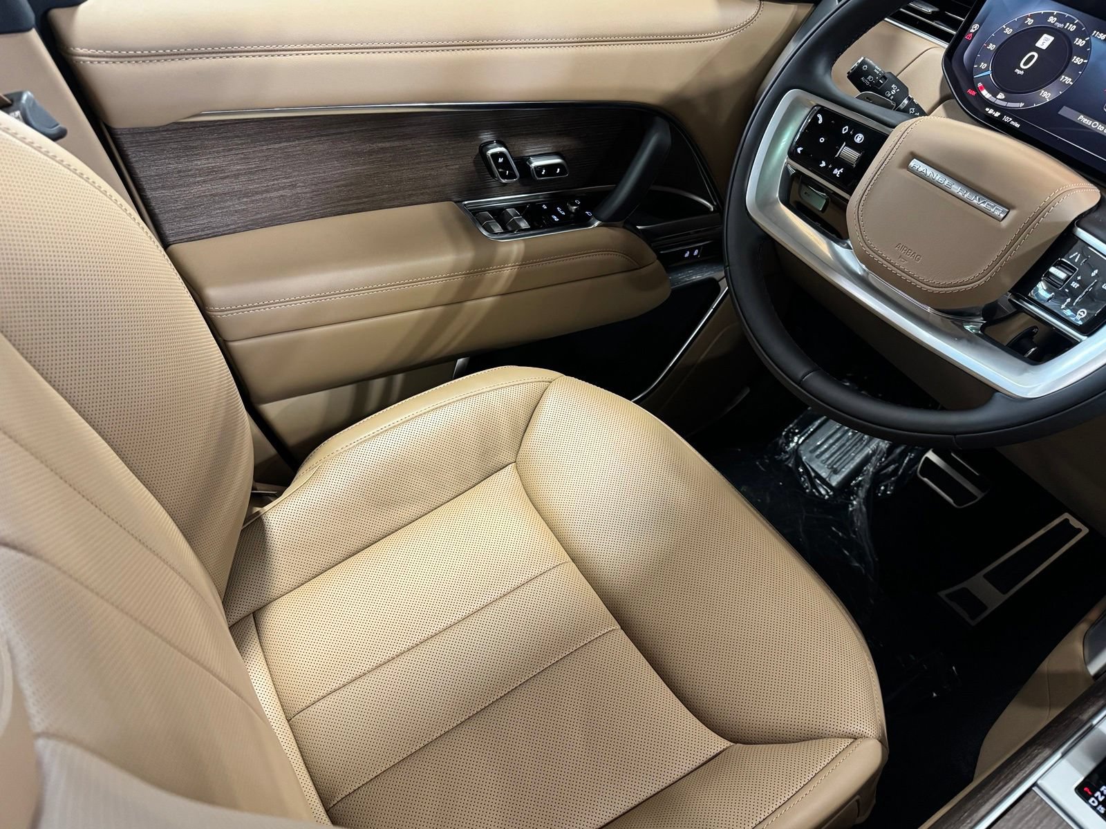New 2026 Land Rover Range Rover SE AWD/4WD image 37