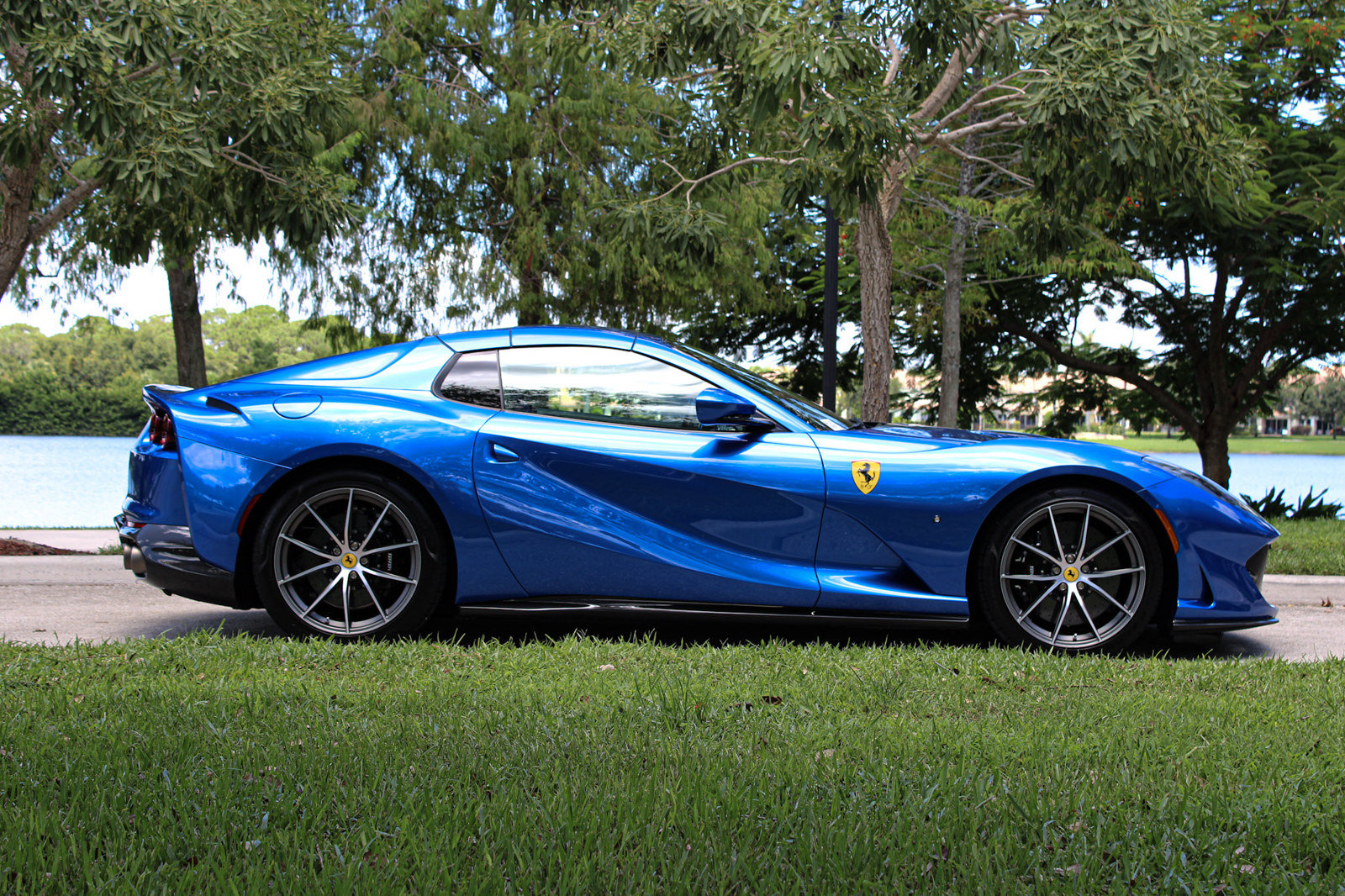 Certified 2022 Ferrari 812 GTS RWD image 11