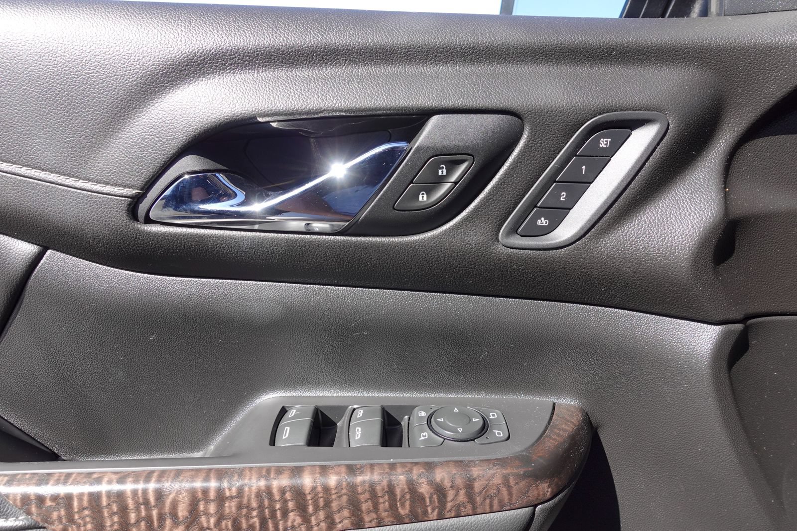 Used 2021 GMC Acadia Denali w/ Denali Ultimate Package AWD/4WD image 15