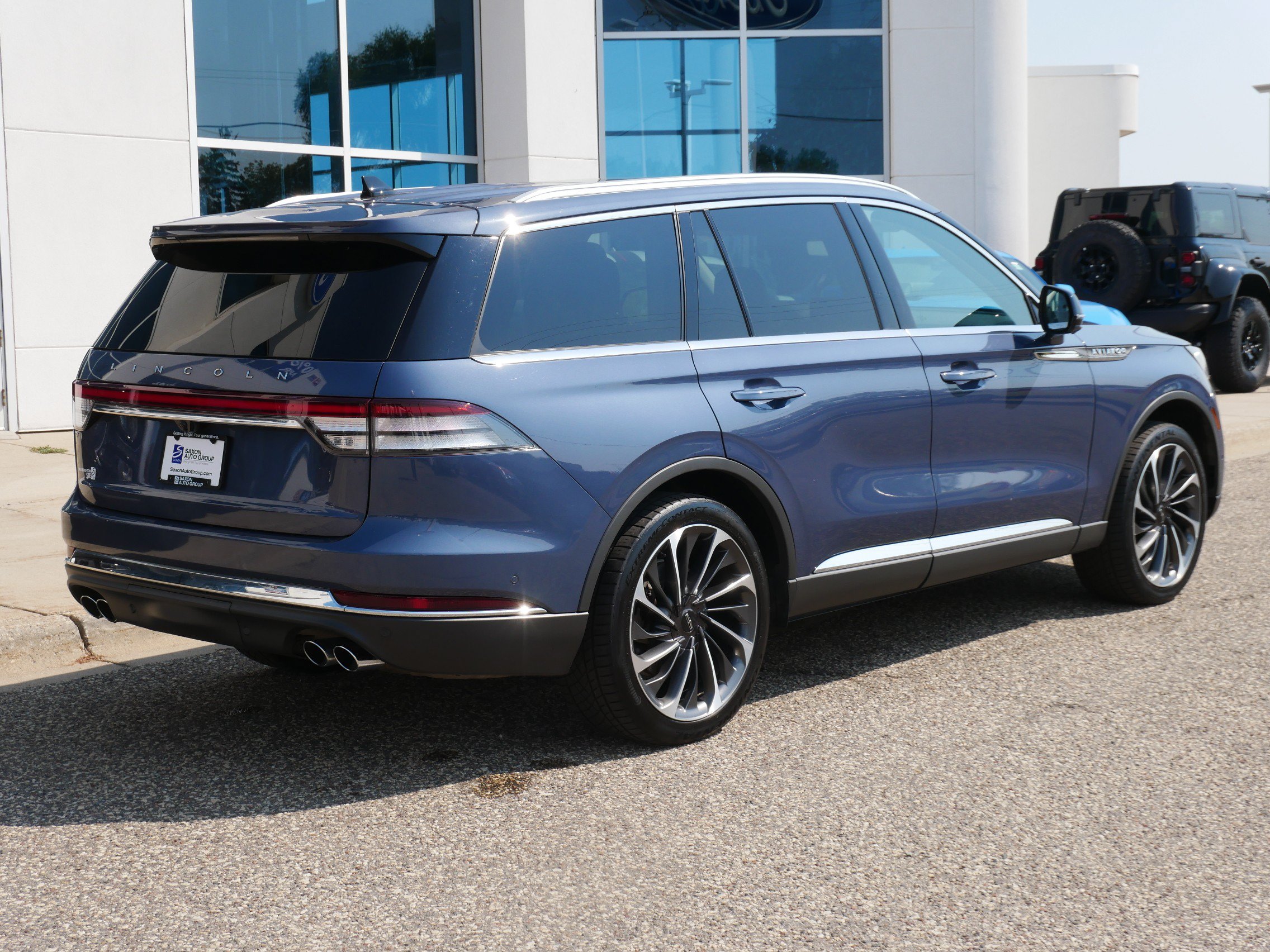 Used 2021 Lincoln Aviator Reserve w/ Equipment Group 201A AWD/4WD image 3