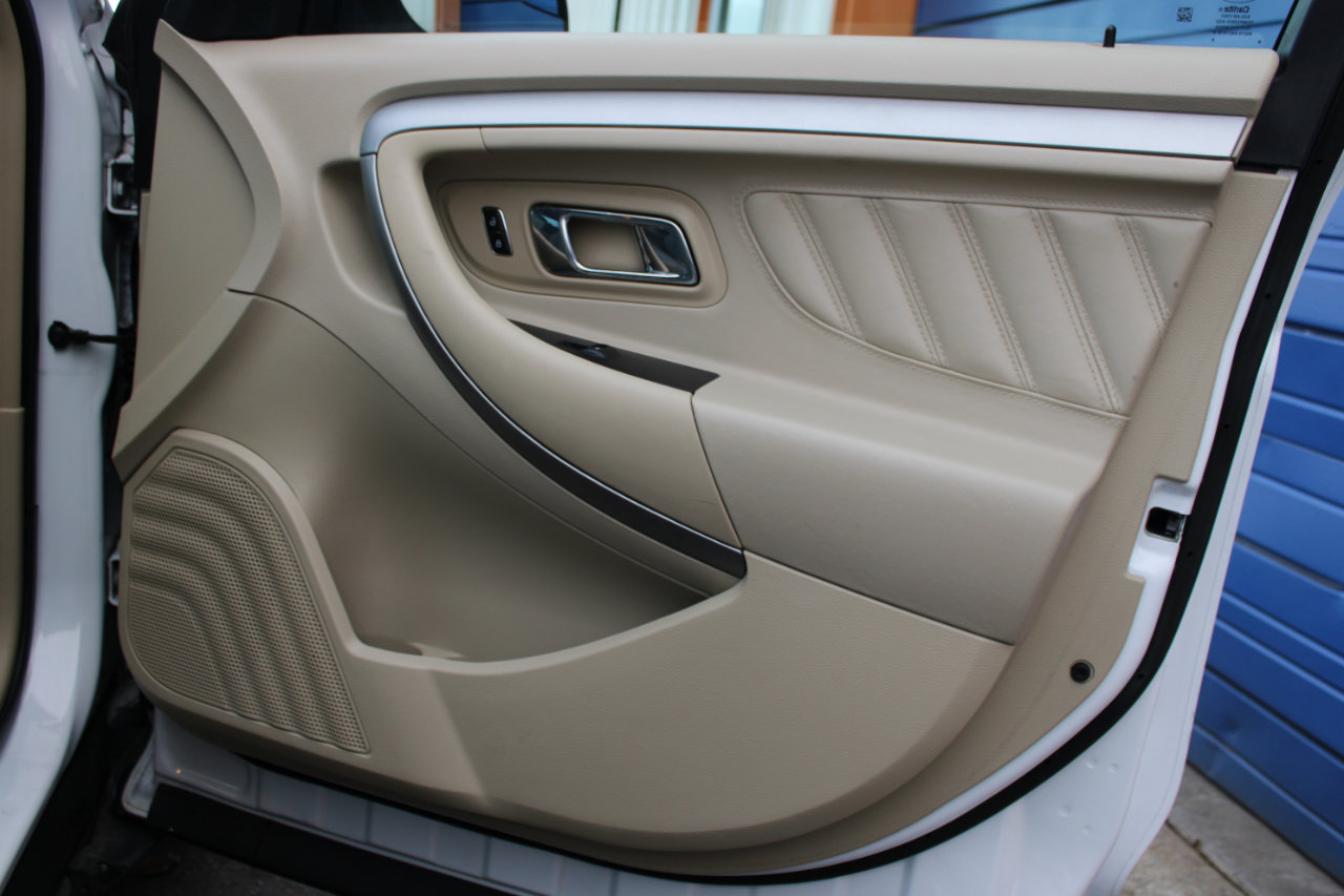 Used 2017 Ford Taurus SE image 41