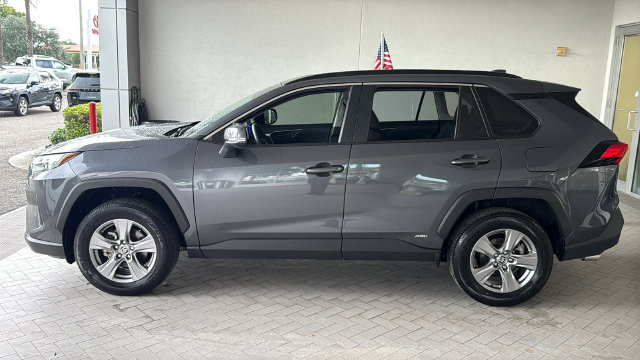 Used 2025 Toyota RAV4 LE AWD/4WD image 4