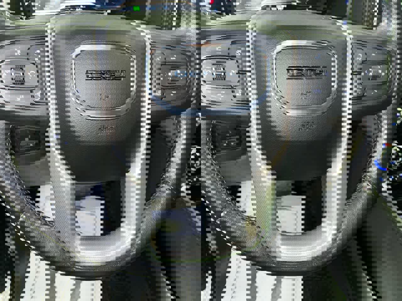 Used 2022 GMC Yukon Denali w/ Denali Ultimate Package image 16