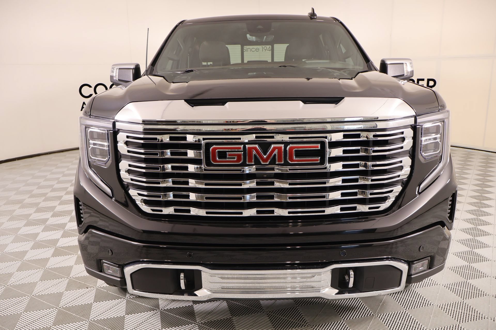 Used 2023 GMC Sierra 1500 Denali AWD/4WD image 11