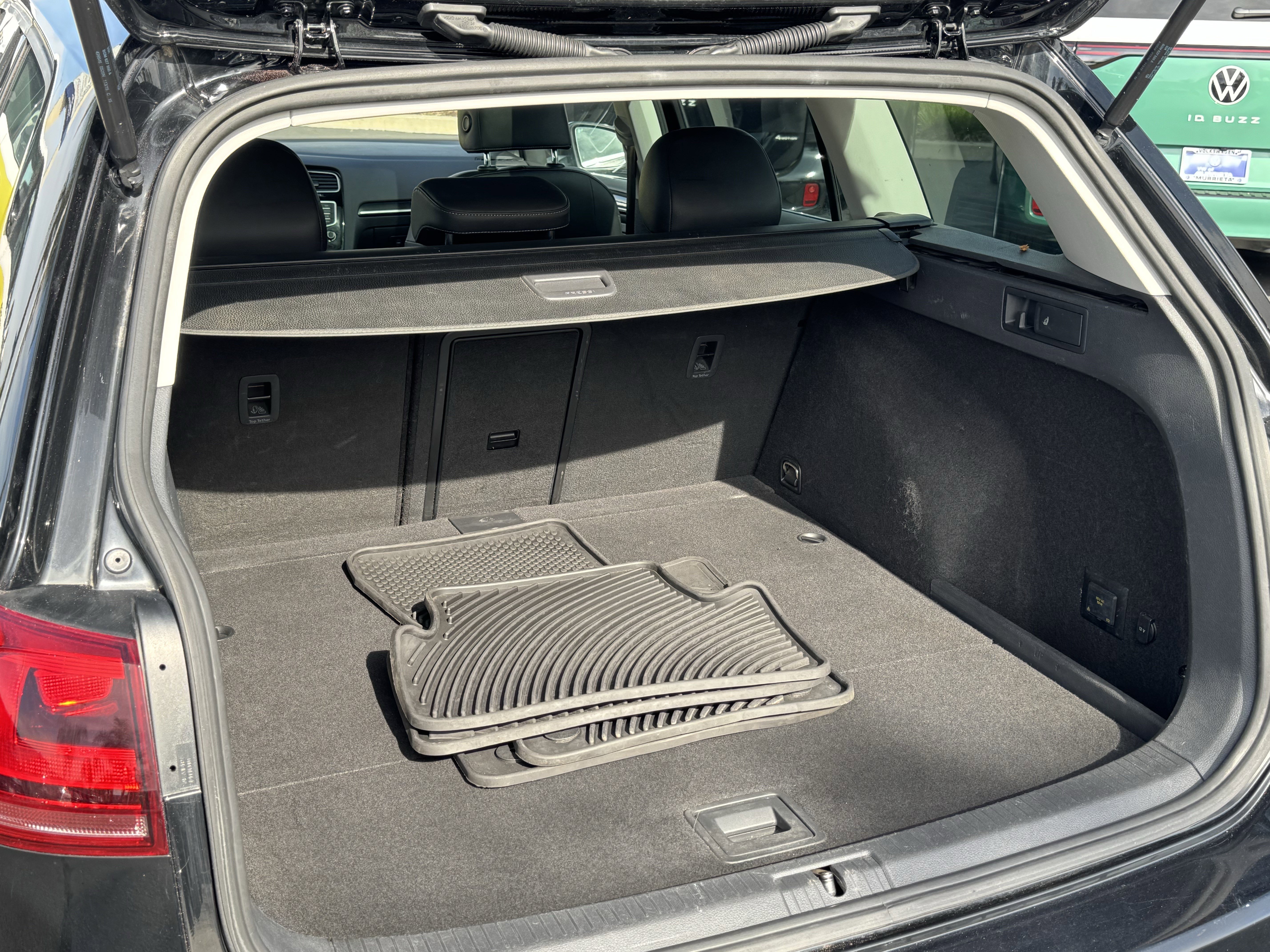 Used 2015 Volkswagen Golf TDI SEL w/ Lighting Package (SEL) image 32