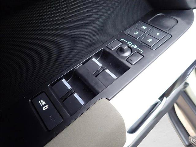 Used 2023 Land Rover Defender 110 S AWD/4WD image 16