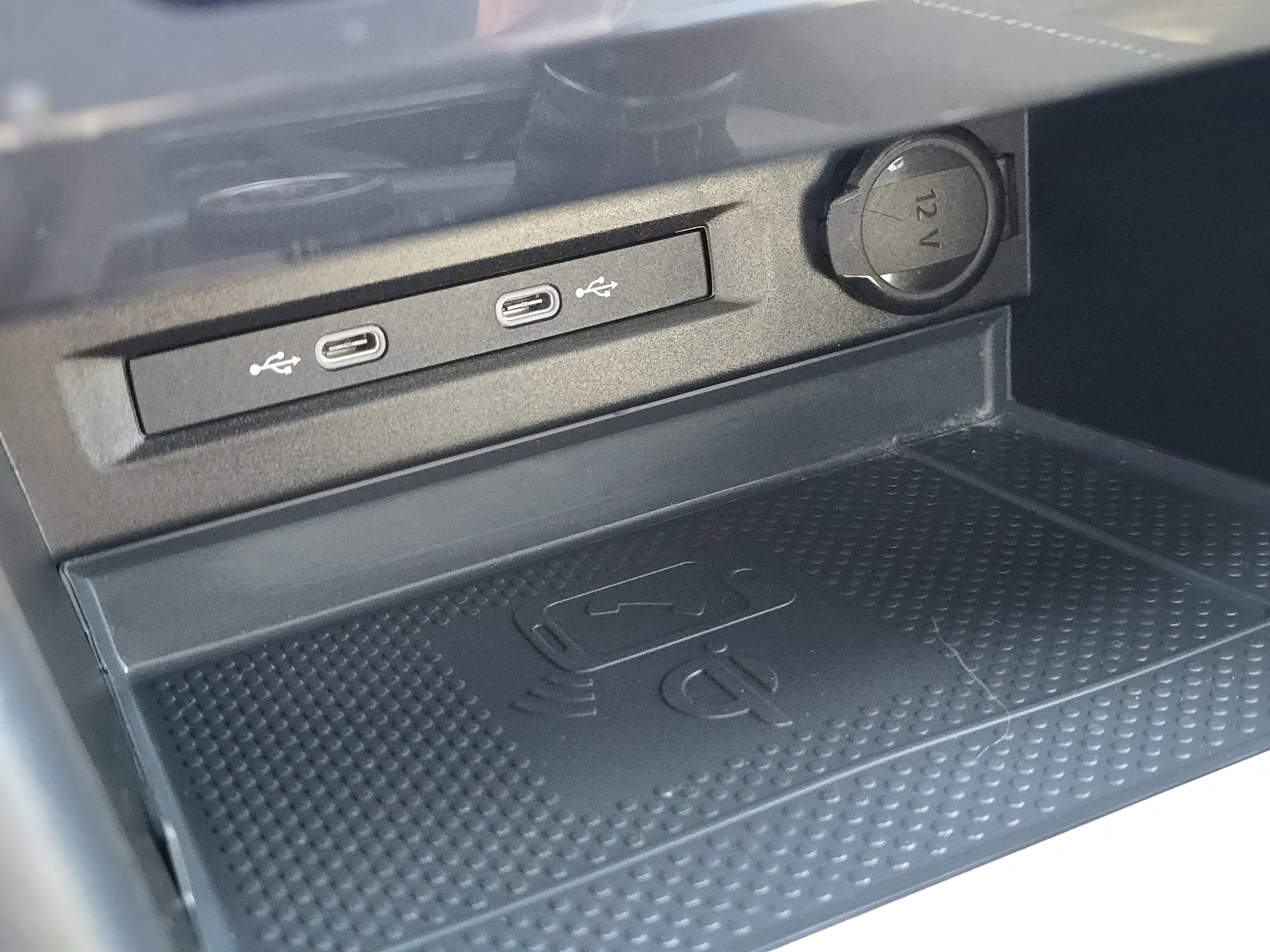 Used 2022 Volkswagen Tiguan SE R-Line image 26