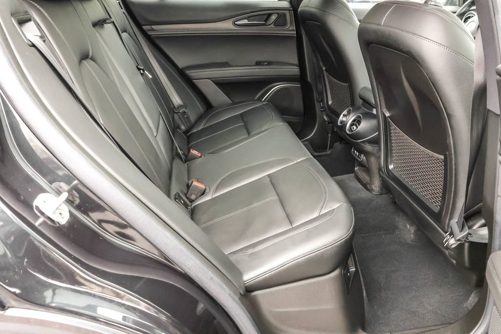 Used 2023 Alfa Romeo Stelvio Ti image 33