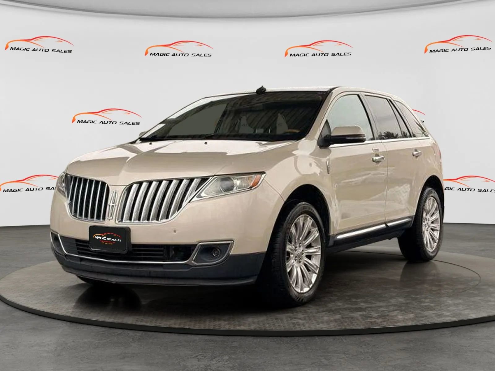 Used 2014 Lincoln MKX AWD w/ Equipment Group 102A image 2