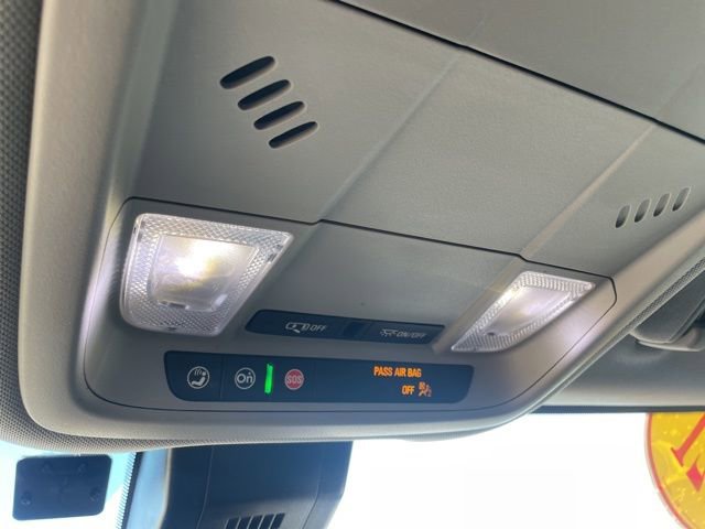 Used 2021 GMC Terrain SLE w/ Driver Convenience Package image 32